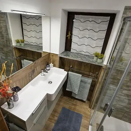 Le Jardin Des Montagnes Apartment