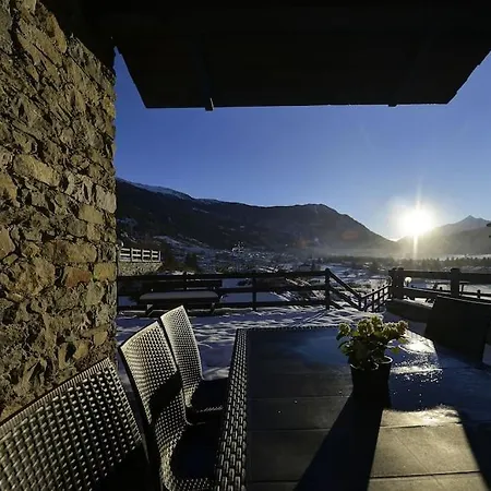 Le Jardin Des Montagnes Apartment